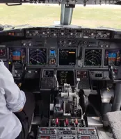 Cockpit de um avião comercial
